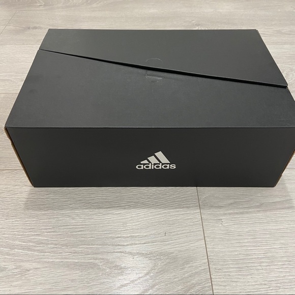 Black Adidas Ultraboost BB6166 - Picture 7 of 9